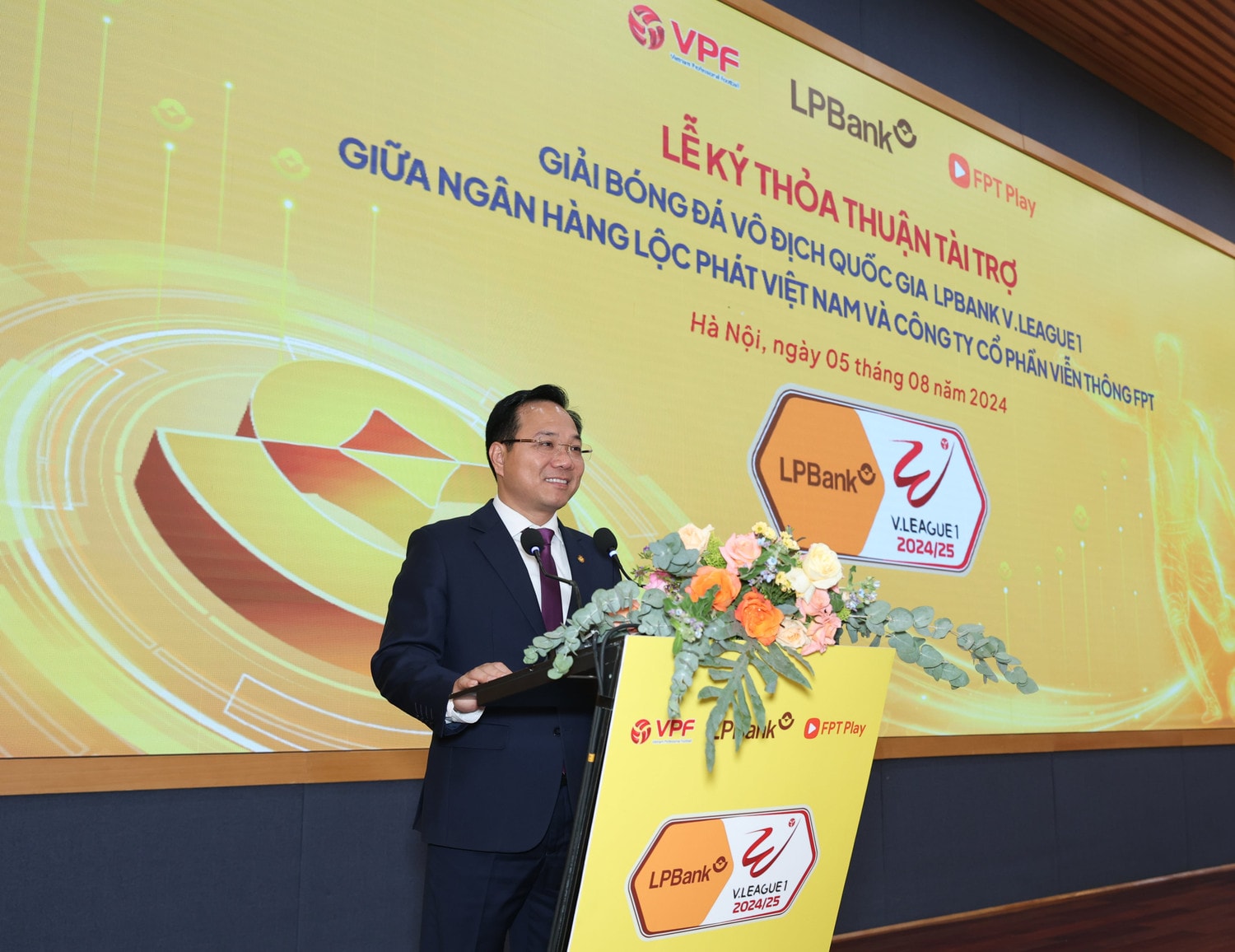 Ngân hàng Lộc phát Việt Nam trở thành nhà tài trợ chính Giải bóng đá vô địch Quốc gia LPBank V.LEAGUE 1 - 2024/25 -0