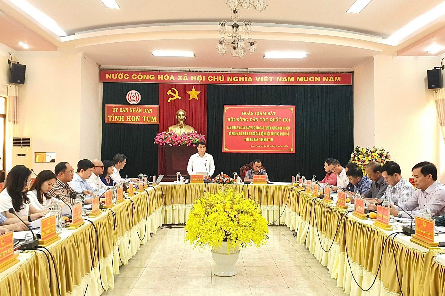 Quang cảnh cuộc làm việc