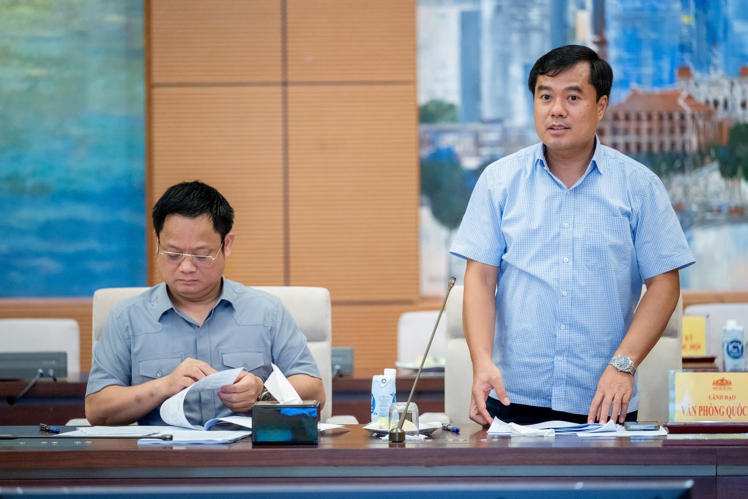 Phó Chủ nhiệm VPQH Nguyễn Mạnh Hùng phát biểu
