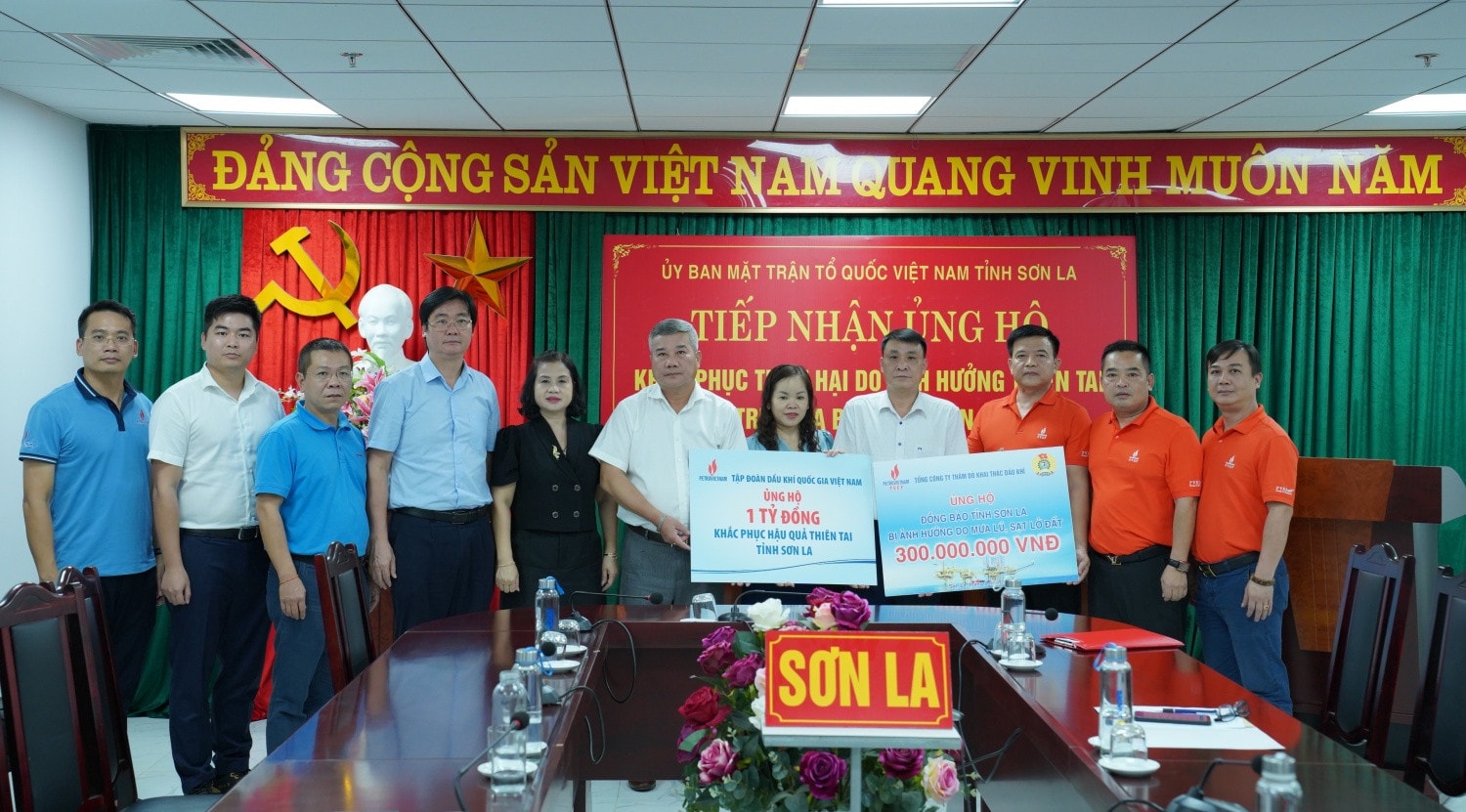 Phó Tổng Giám đốc Petrovietnam Đỗ Chí Thanh chia sẻ khó khăn với tỉnh Sơn La. Ảnh: Petrovietnam