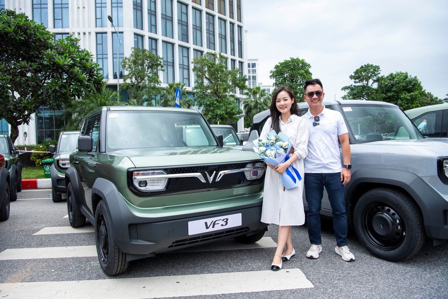 Những chủ xe VinFast VF 3 đầu tiên: 