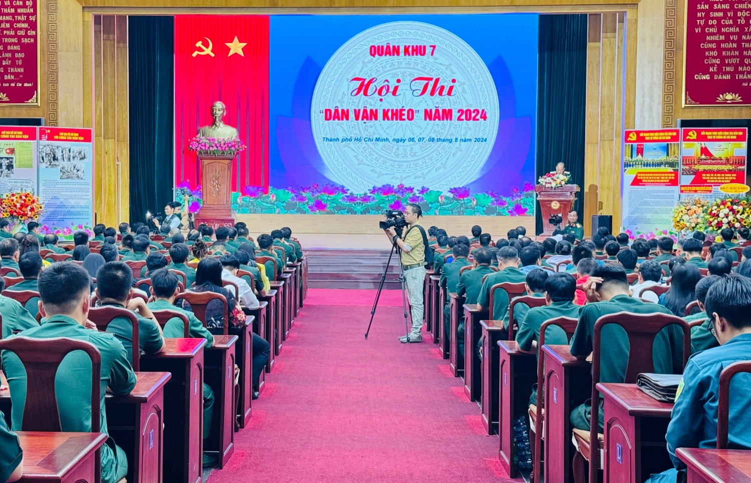Hội thi Dân vận khéo trong lực lượng vũ trang Quân khu 7 năm 2024 -0