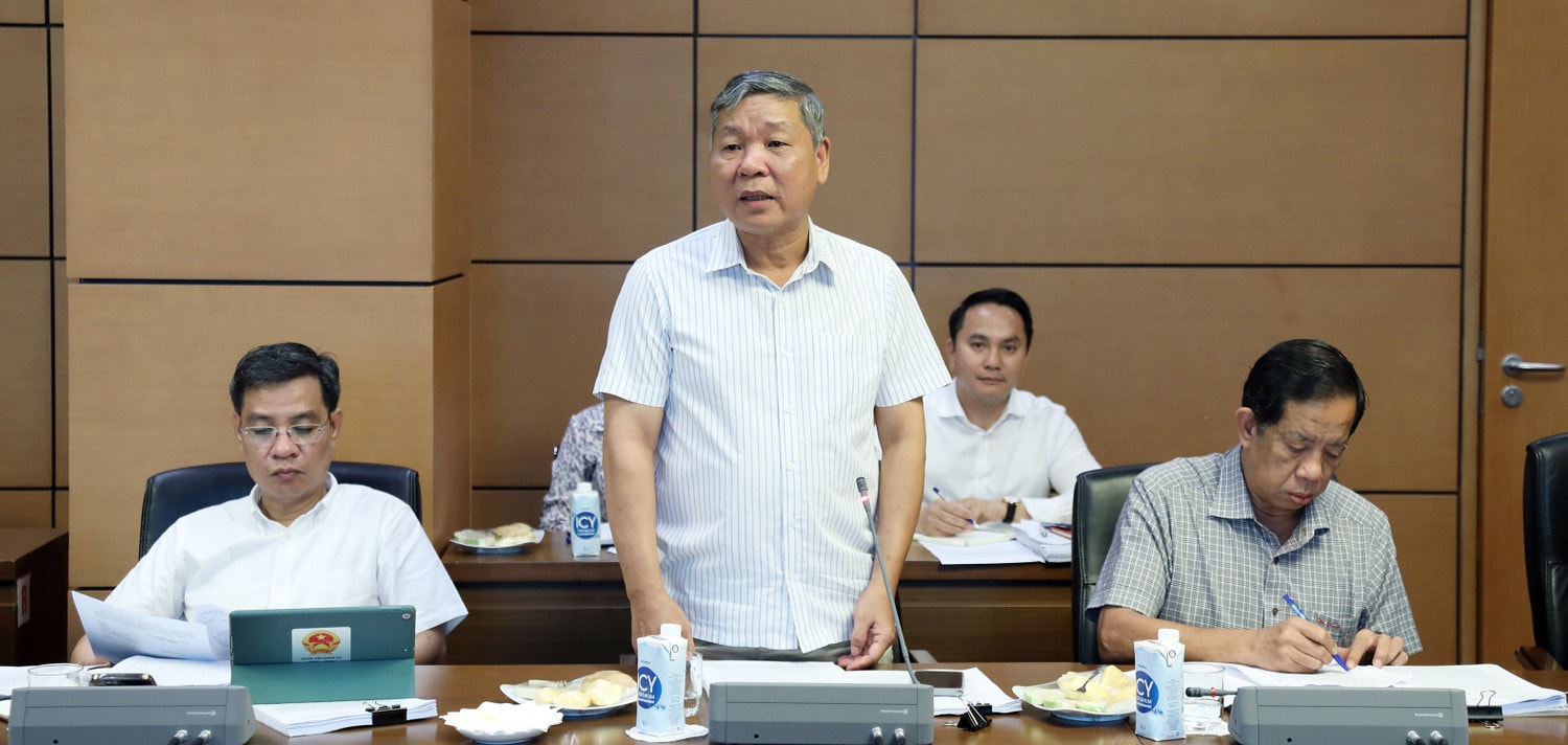 Phó Chủ nhiệm Ủy ban Xã hội Nguyễn Hoàng Mai báo cáo về việc tiếp thu, giải trình, chỉnh lý dự thảo Luật sửa đổi, bổ sung một số điều của Luật Dược Phó Chủ tịch Quốc hội Nguyễn Thị Thanh chủ trì làm việc với Thường trực Ủy ban Xã hội về việc báo cáo tiếp thu, giải trình chỉnh lý dự án Luật Dược (sửa đổi) và Luật Công đoàn (sửa đổi) -0