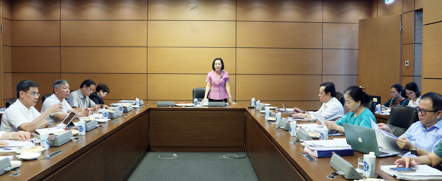 Toàn cảnh cuộc làm việc Phó Chủ tịch Quốc hội Nguyễn Thị Thanh chủ trì làm việc với Thường trực Ủy ban Xã hội về việc báo cáo tiếp thu, giải trình chỉnh lý dự án Luật Dược (sửa đổi) và Luật Công đoàn (sửa đổi) -0