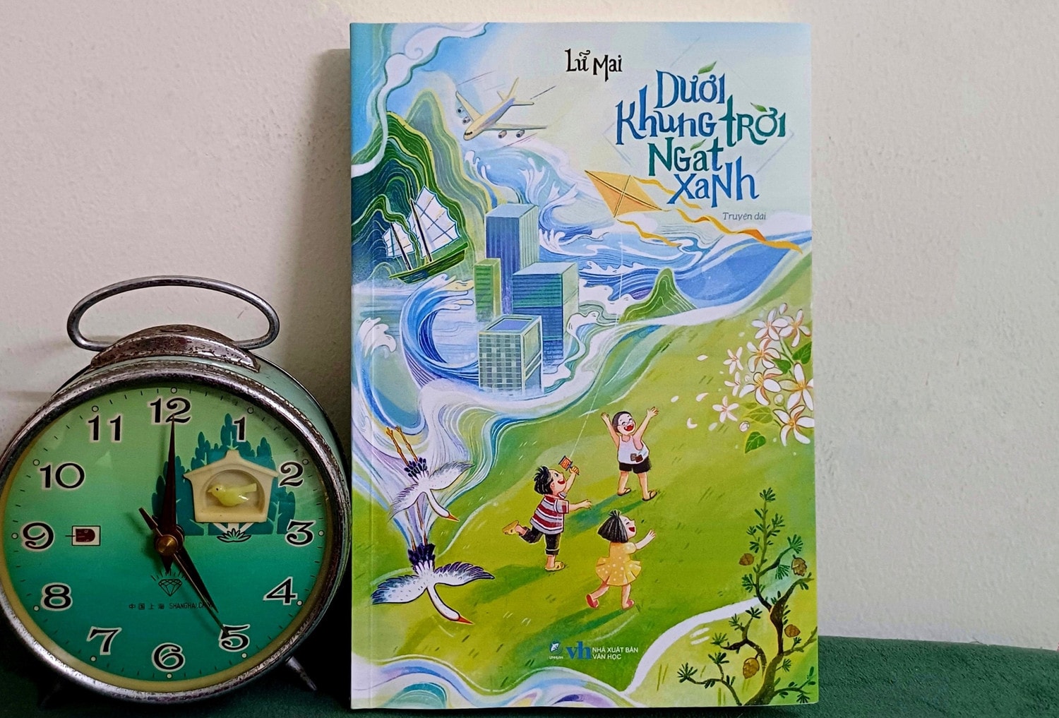  'Dưới khung trời ngát xanh' - món quà dành tặng thế giới tuổi thơ -0