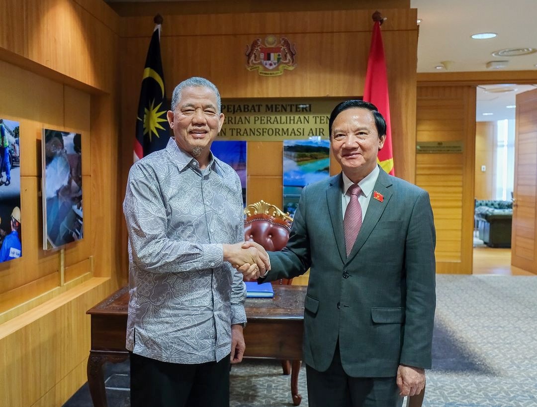 Phó Chủ tịch Quốc hội Nguyễn Khắc Định gặp Phó Thủ tướng Malaysia -0