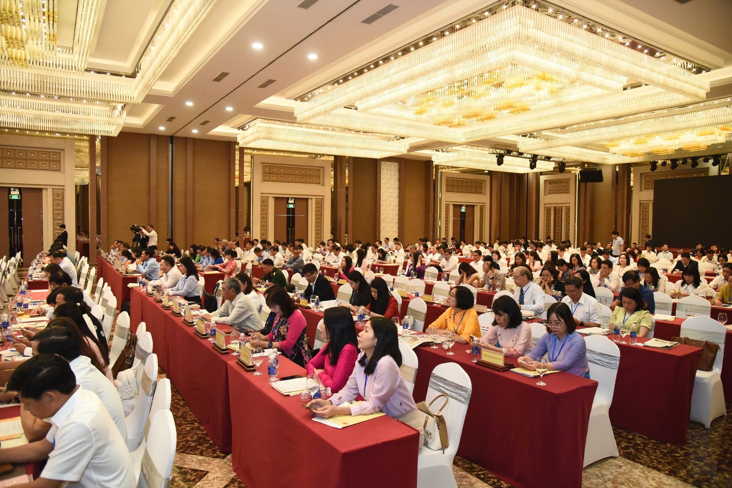 Gắn kết mật thiết các cơ quan dân cử với cử tri, Nhân dân -0