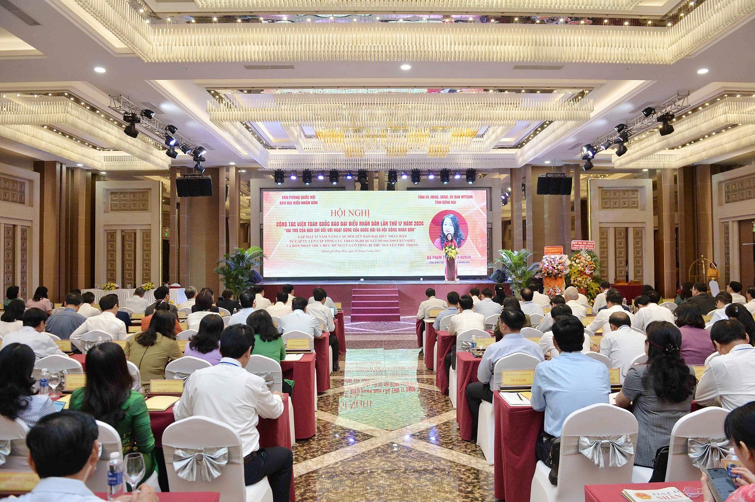Báo chí là cầu nối bền vững giữa doanh nghiệp với Nhân dân -0