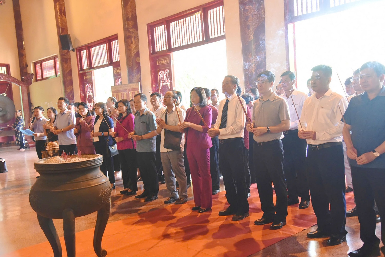 Đoàn đại biểu dự Hội nghị cộng tác viên toàn quốc Báo Đại biểu Nhân dân tham quan di tích lịch sử, văn hóa tại Đồng Nai -0