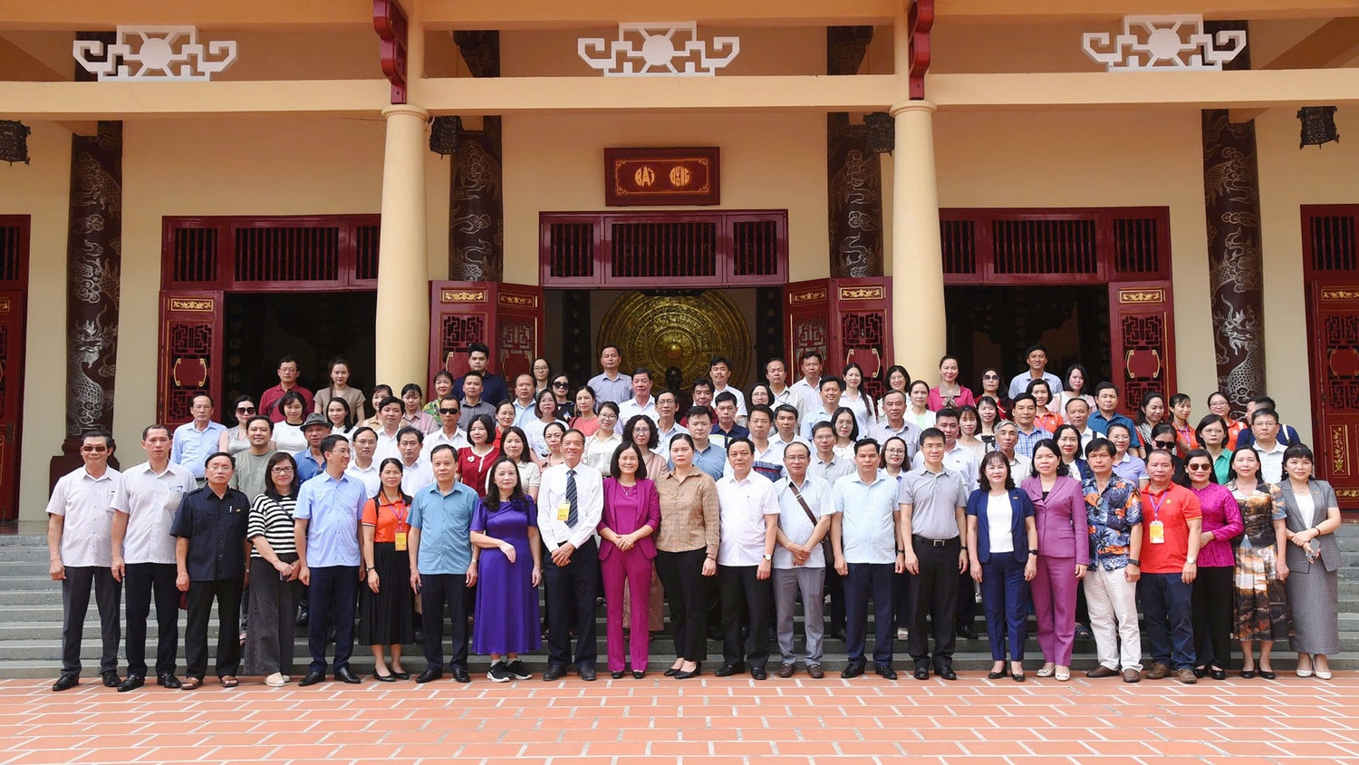 Đoàn đại biểu dự Hội nghị cộng tác viên toàn quốc Báo Đại biểu Nhân dân tham quan di tích lịch sử, văn hóa tại Đồng Nai -0
