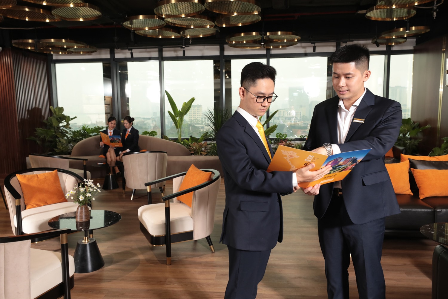 LPBank đã và đang triển khai nhiều hoạt động nhằm nâng cao trải nghiệm nhân viên với những văn phòng làm việc tiêu chuẩn hiện đại 6 sao. Ảnh: LPBank Ngân hàng Lộc Phát Việt Nam được vinh danh là Nơi làm việc tốt nhất châu Á 2024 -0