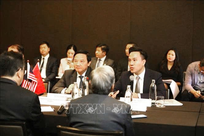 Phó Chủ tịch Quốc hội Nguyễn Khắc Định chào Chủ tịch Hạ viện và hội đàm với Phó Chủ tịch Thượng viện Malaysia -1