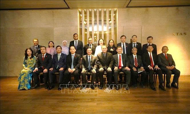 Phó Chủ tịch Quốc hội Nguyễn Khắc Định chào Chủ tịch Hạ viện và hội đàm với Phó Chủ tịch Thượng viện Malaysia -0