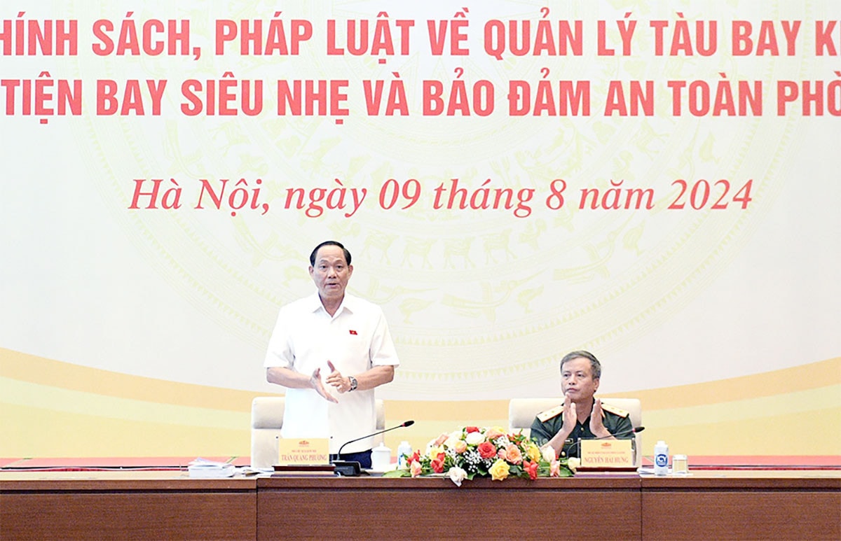 Phó Chủ tịch Quốc hội, Thượng tướng Trần Quang Phương dự Tọa đàm về quản lý tàu bay không người lái, phương tiện bay siêu nhẹ -0