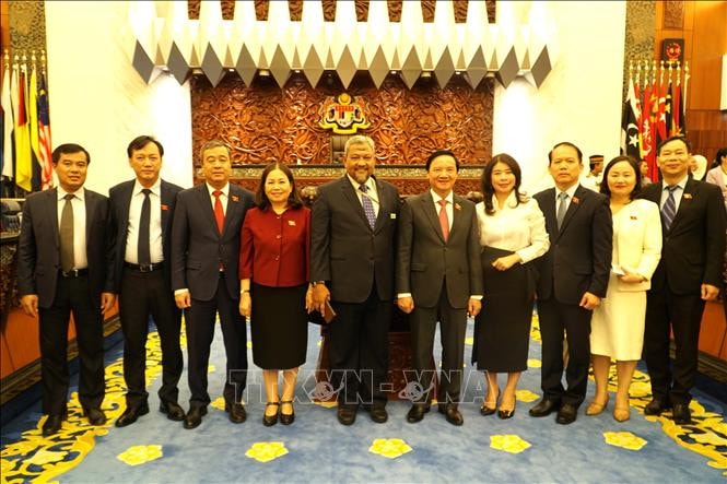 Phó Chủ tịch Quốc hội Nguyễn Khắc Định chào Chủ tịch Hạ viện và hội đàm với Phó Chủ tịch Thượng viện Malaysia -2