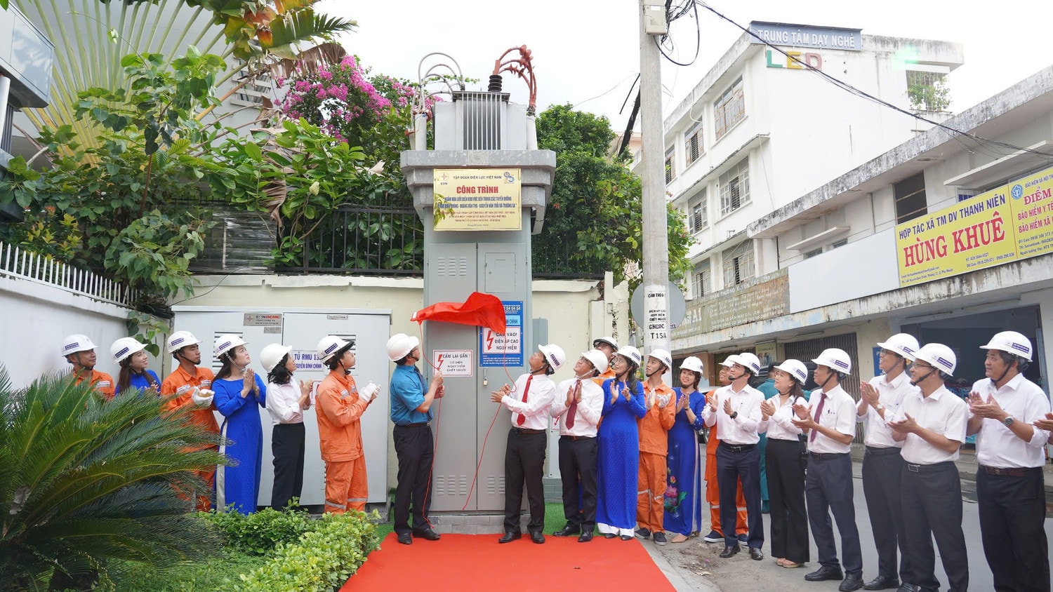 EVNHCMC gắn biển công trình thi đua cấp Công Đoàn Điện lực Việt Nam - 0