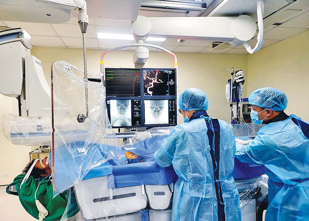 Bệnh viện Đa khoa tỉnh Hà Giang cấp cứu can thiệp thành công một ca bệnh vỡ phình động mạch não. Nguồn: ITN