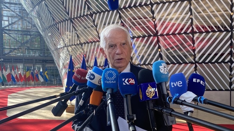 EU “kinh hoàng” trước cuộc không kích của Israel vào trường học Gaza -0