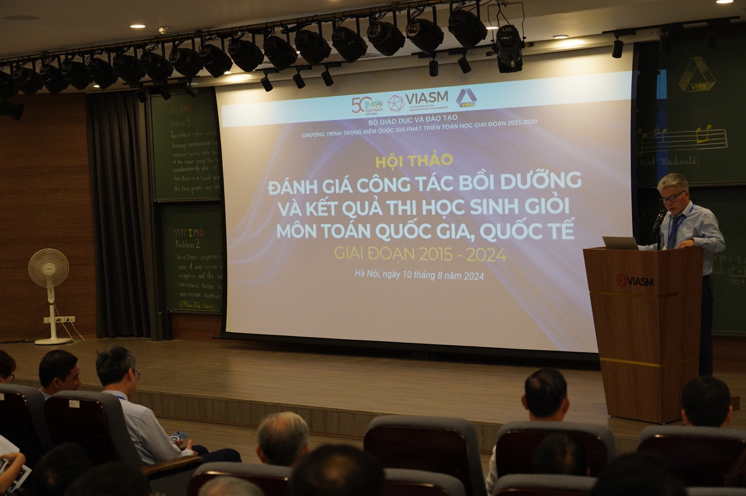 GS. Ngô Bảo Châu phát biểu tại hội thảo: "Đánh giá công tác bồi dưỡng và kết quả thi học sinh giỏi môn toán quốc gia, quốc tế" 50 năm Việt Nam tham dự kỳ thi Olympic Toán học quốc tế (IMO): Đạt thành tích 271 huy chương -0