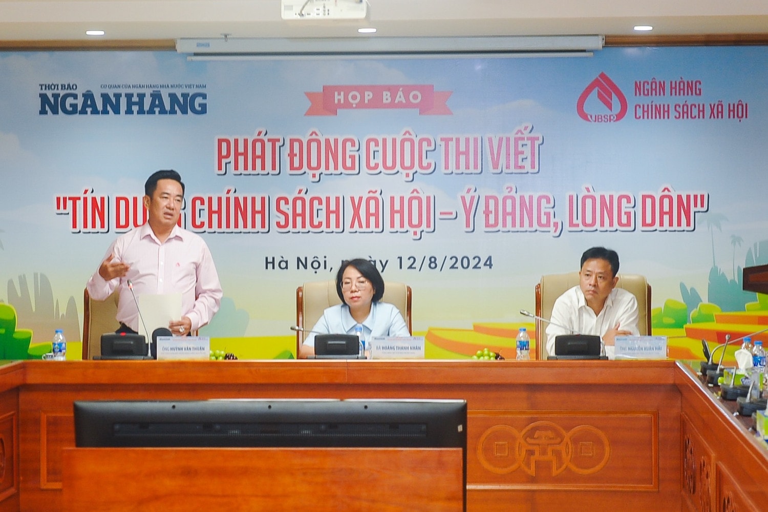 Họp báo phát động Cuộc thi viết "Tín dụng chính sách xã hội - Ý Đảng, lòng Dân". Ảnh: Đức Kiên Phát động Cuộc thi viết