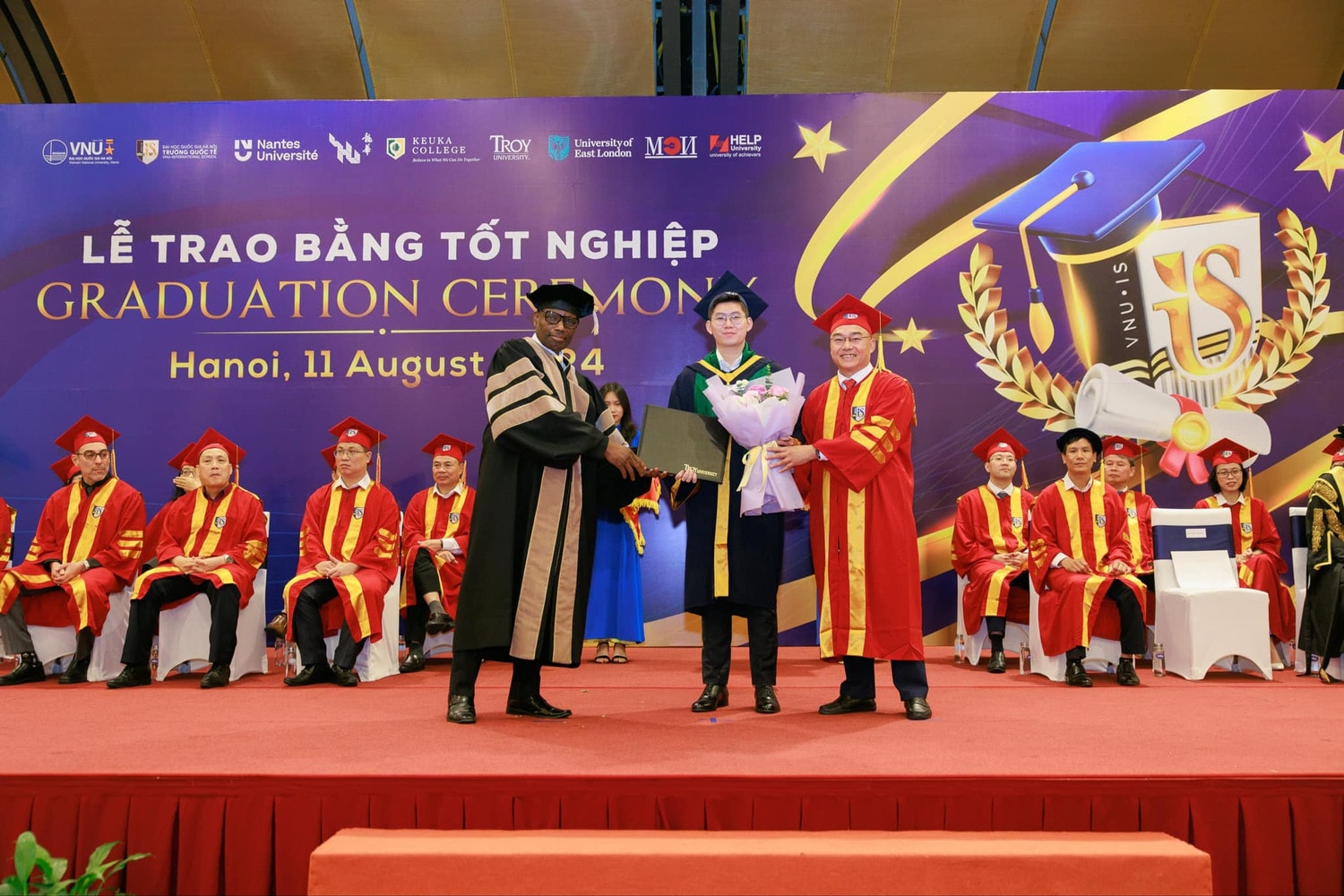 60% sinh viên Trường Quốc tế có việc làm trước khi tốt nghiệp -0