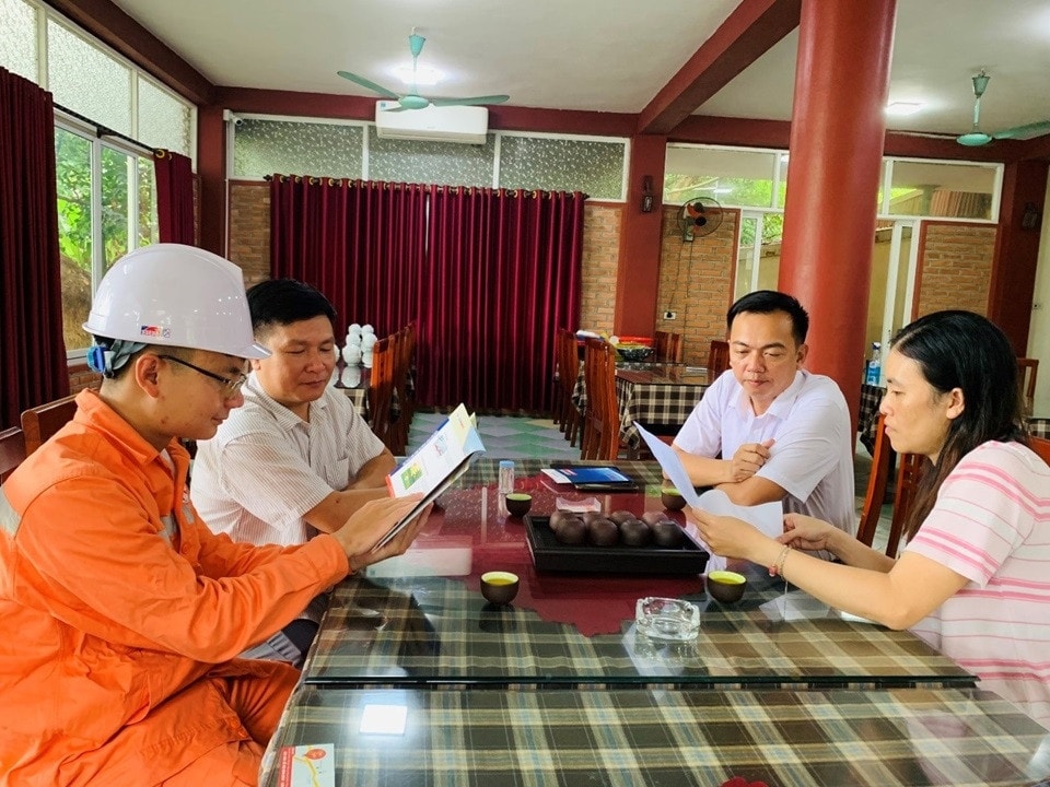 PC Ninh Bình tích cực trong công tác tuyên truyền, tiết kiệm điện -0