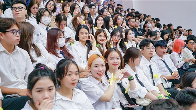 Sinh viên Trường Quốc tế - Đại học Quốc gia Hà Nội