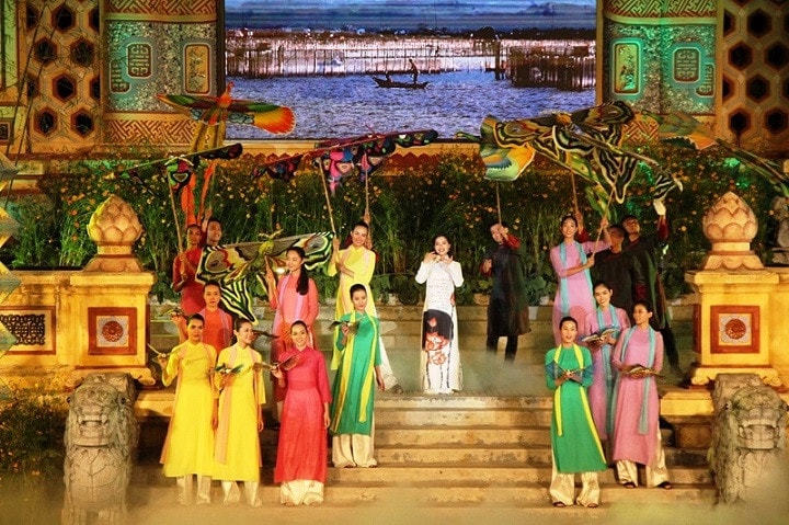 Tri thức may, mặc áo dài Huế trở thành di sản văn hóa phi vật thể quốc gia -0