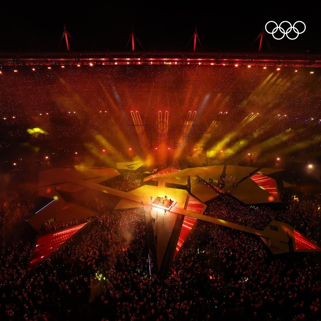 Paris khép lại Olympics thành công bằng lễ bế mạc kịch tính -3