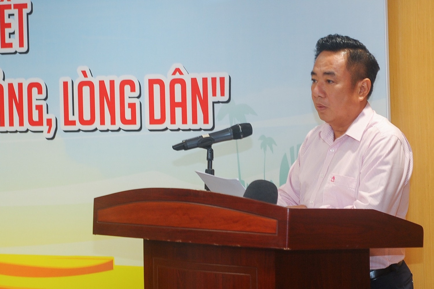 Ông Huỳnh Văn Thuận, Phó Tổng Giám đốc NHCSXH, Phó Trưởng Ban tổ chức phát biểu tại Lễ Phát động cuộc thi. Ảnh: Đức Kiên Phát động Cuộc thi viết