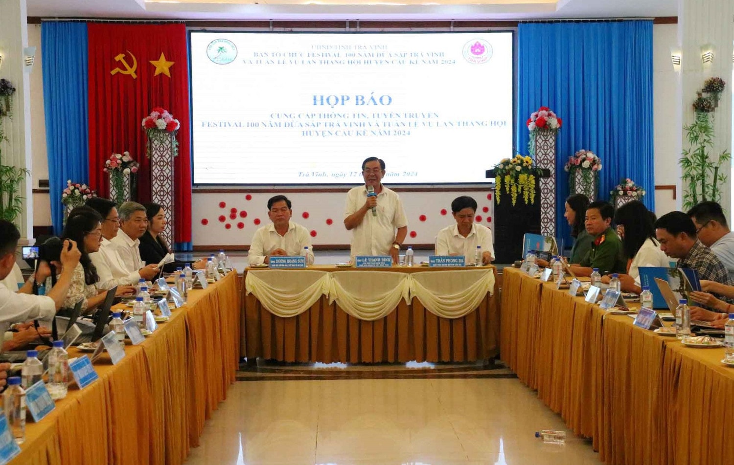 Lãnh đạo UBND tỉnh Trà Vinh tổ chức họp báo cung cấp thông tin về Festival 100 năm dừa sáp Trà Vinh và Tuần lễ Vu Lan Thắng hội huyện Cầu Kè năm 2024 Trà Vinh sắp tổ chức Festival 100 năm Dừa sáp