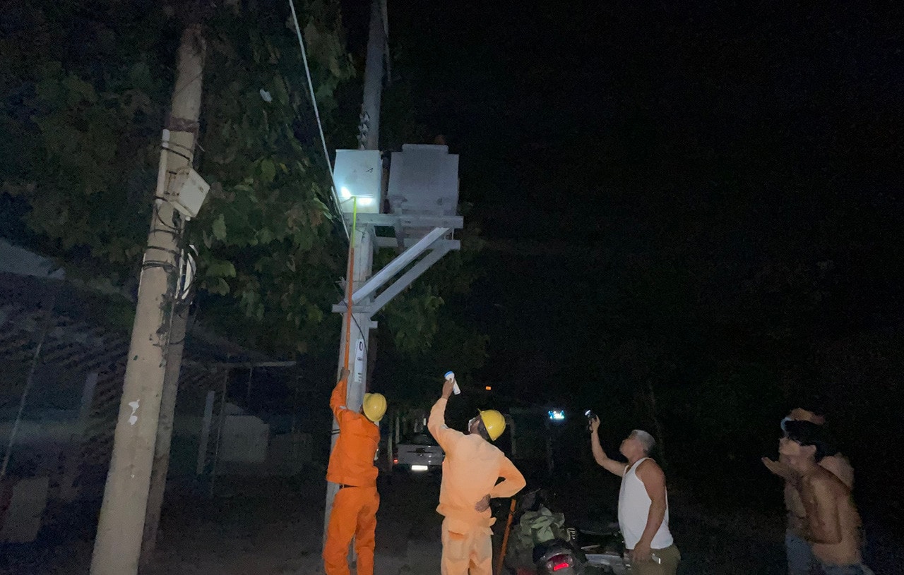 Bình Dương: Cử tri bức xúc vì gặp sự cố điện nhưng gọi tổng đài điện lực không được
