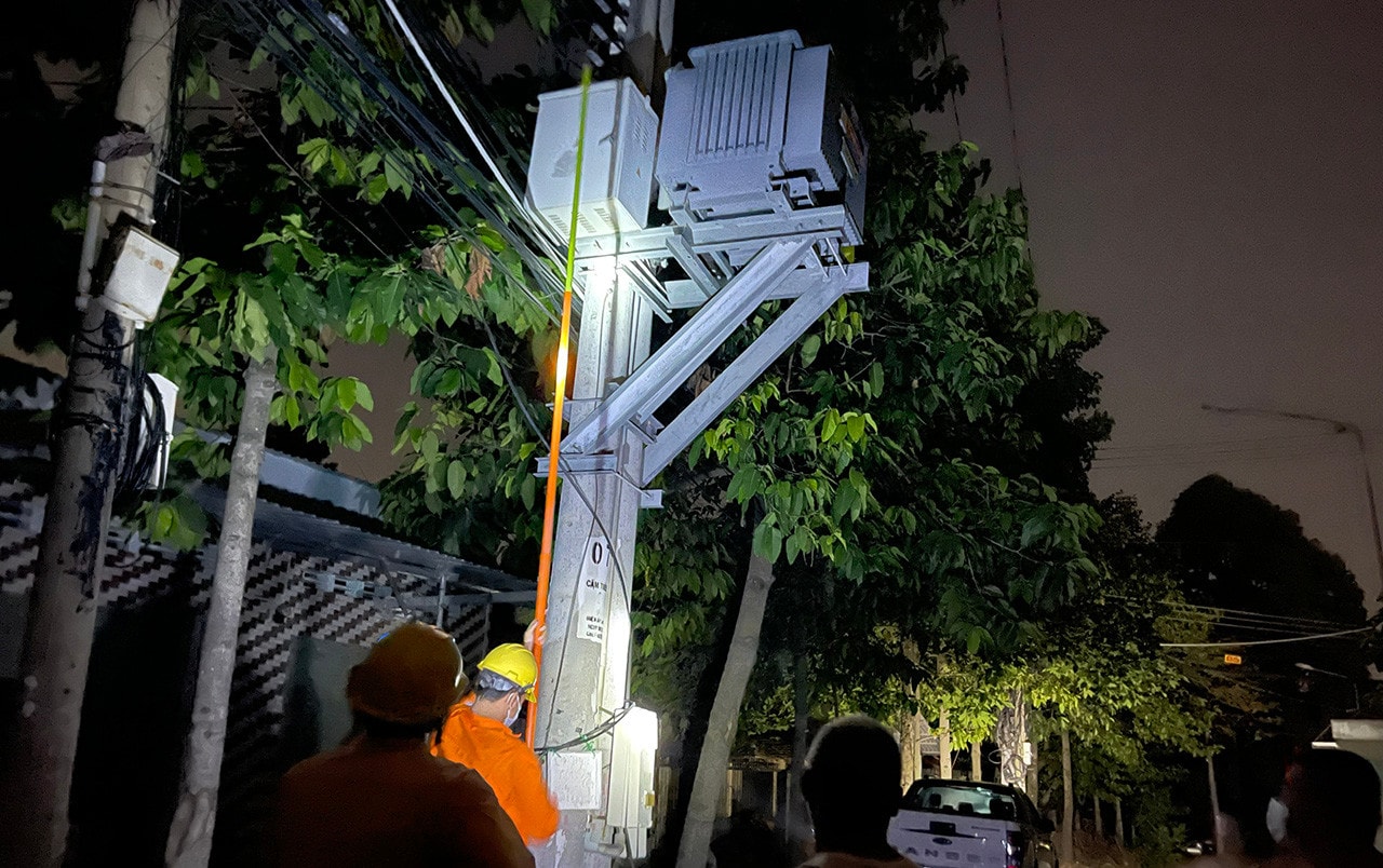 Bình Dương: Cử tri bức xúc vì gặp sự cố điện nhưng gọi tổng đài điện lực không được