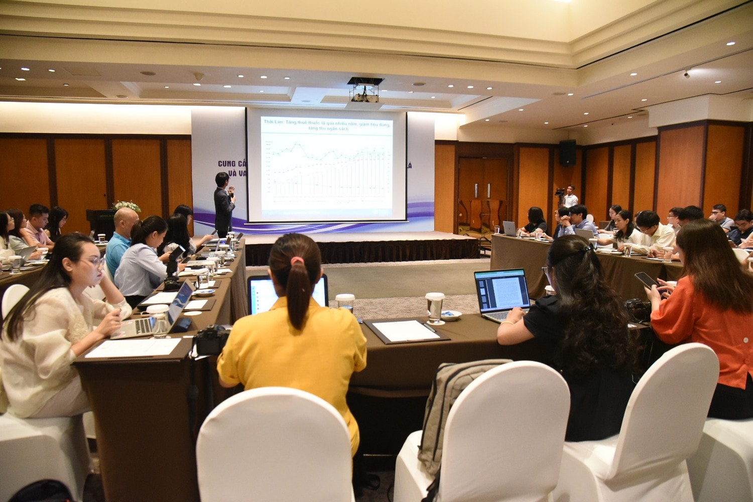 Việt Nam trong tốp 15 quốc gia có tỷ lệ nam giới trưởng thành hút thuốc lá nhiều nhất -0
