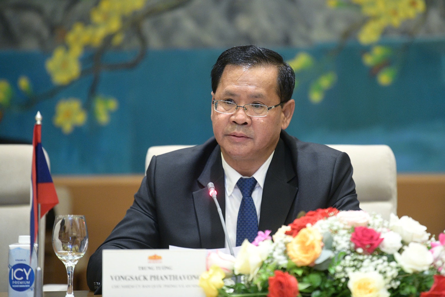 Chủ nhiệm Ủy ban Quốc phòng và An ninh Lê Tấn Tới hội đàm với Chủ nhiệm Ủy ban Quốc phòng và An ninh Quốc hội Lào -0
