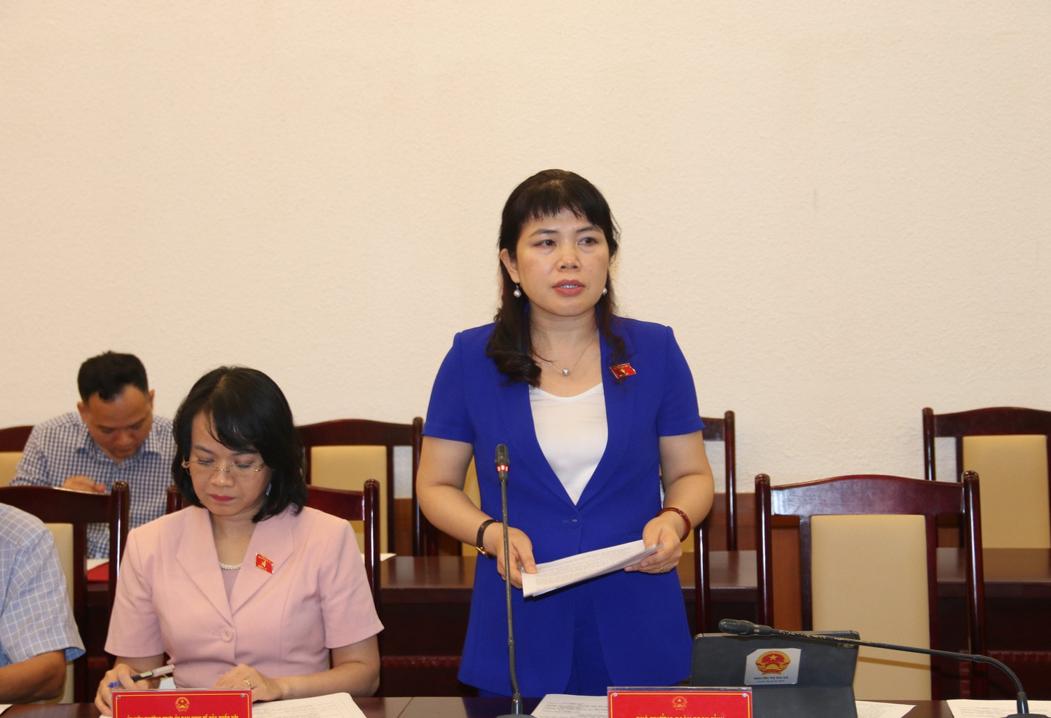 Phó Trưởng Đoàn chuyên trách Đoàn ĐBQH tỉnh Nguyễn Thị Thu Hà trình bày Dự thảo Chương trình phối hợp giữa Đoàn ĐBQH tỉnh và Hội đồng Phối hợp PBGDPL tỉnh giai đoạn 2024 - 2026 Quảng Ninh: Tuyên truyền, phổ biến các luật được thông qua tại Kỳ họp thứ Bảy, Quốc hội Khóa XV - 0