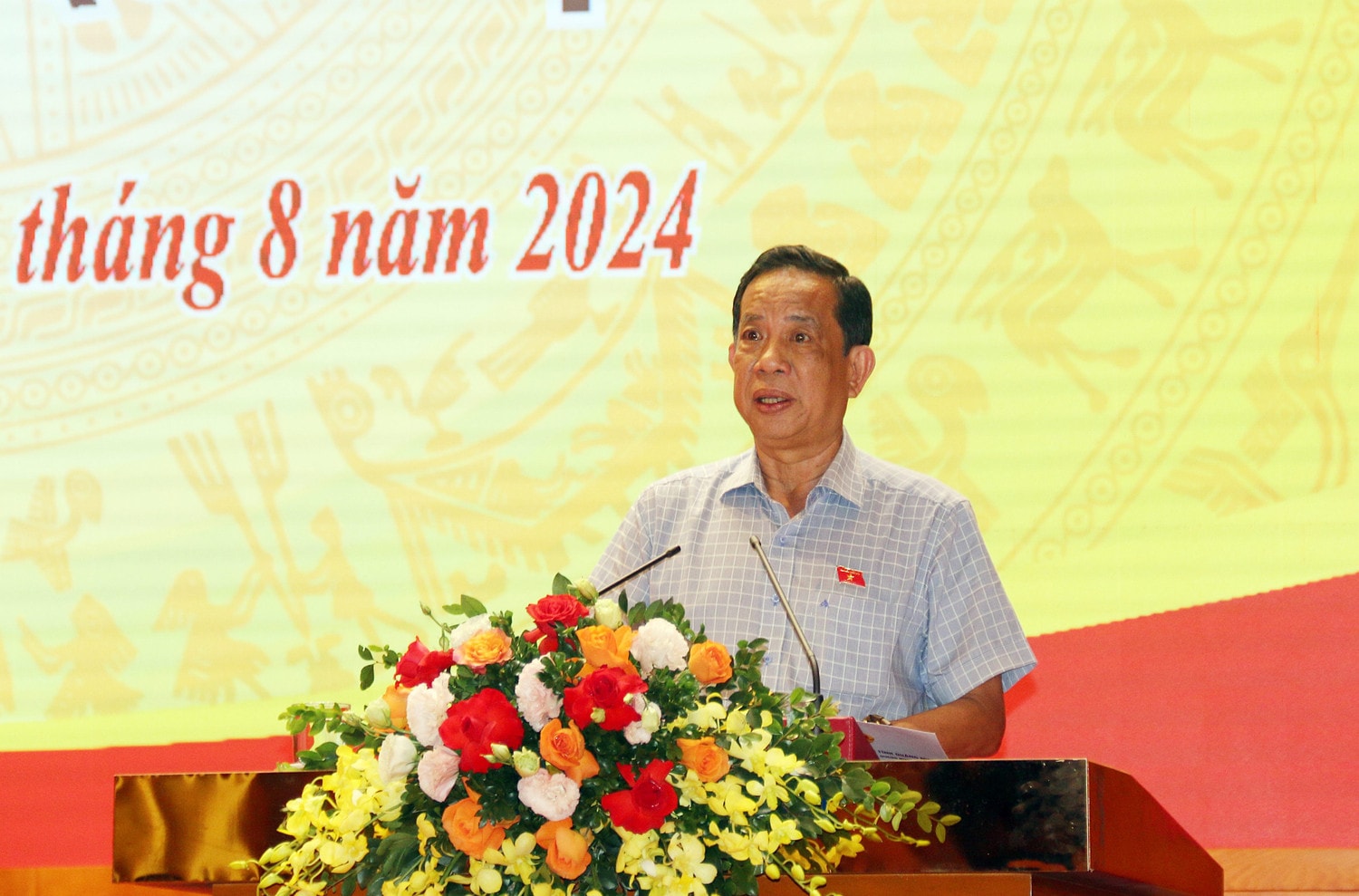 Phó Chủ nhiệm Ủy ban Xã hội Đặng Thuần Phong phổ biến những nội dung trọng tâm của Luật Bảo hiểm xã hội (sửa đổi). Ảnh: Mạnh Tuân Quảng Ninh: Tuyên truyền, phổ biến các luật được thông qua tại Kỳ họp thứ Bảy, Quốc hội Khóa XV - 0