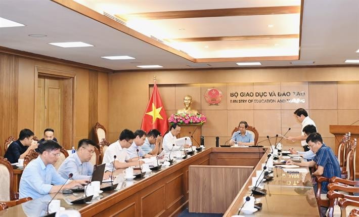 Quang cảnh cuộc họp