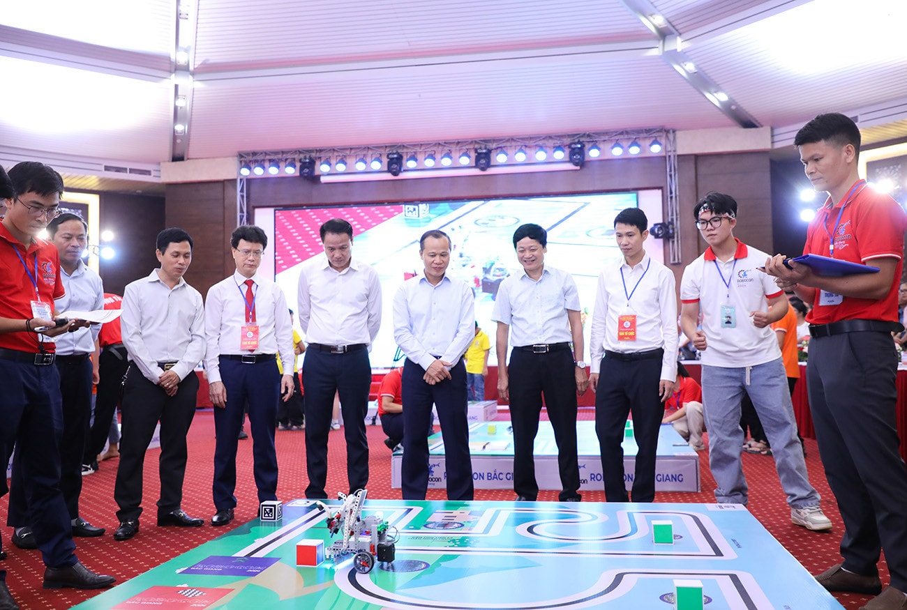 Vòng chung kết và trao giải Cuộc thi Robocon tỉnh Bắc Giang lần thứ nhất năm 2024 -0