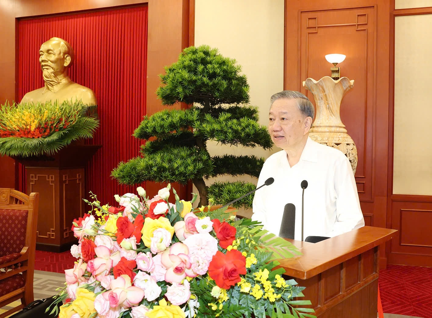 Tổng Bí thư, Chủ tịch nước Tô Lâm chủ trì Hội nghị gặp mặt các lãnh đạo, nguyên lãnh đạo Đảng, Nhà nước -2