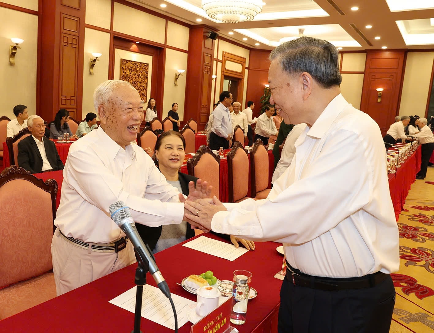 Tổng Bí thư, Chủ tịch nước Tô Lâm chủ trì Hội nghị gặp mặt các lãnh đạo, nguyên lãnh đạo Đảng, Nhà nước