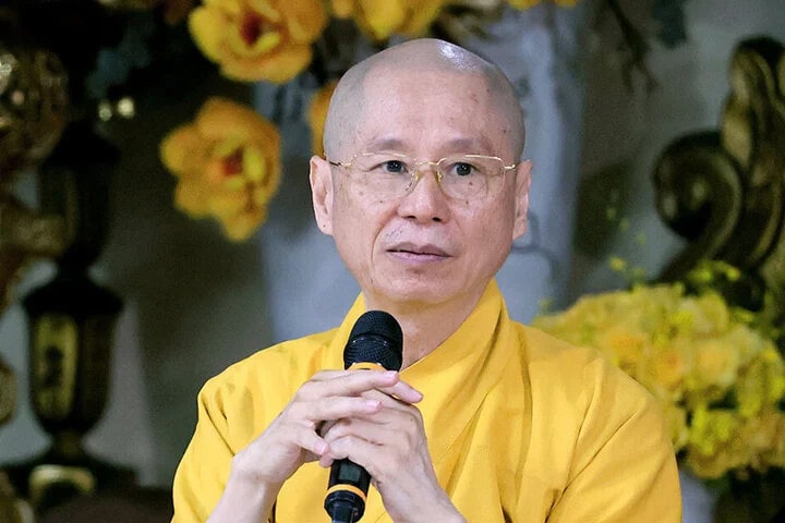 Ông Vương Tấn Việt chưa có bằng cấp ba: Đại học đầu tiên cấp bằng cử nhân nói gì? -0