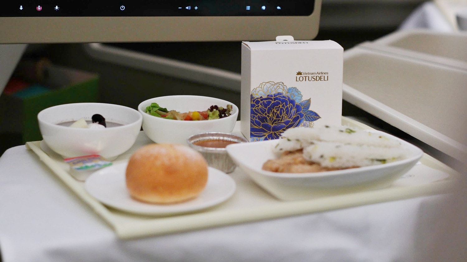 Vietnam Airlines phục vụ bánh Trung thu trên các chuyến bay -0