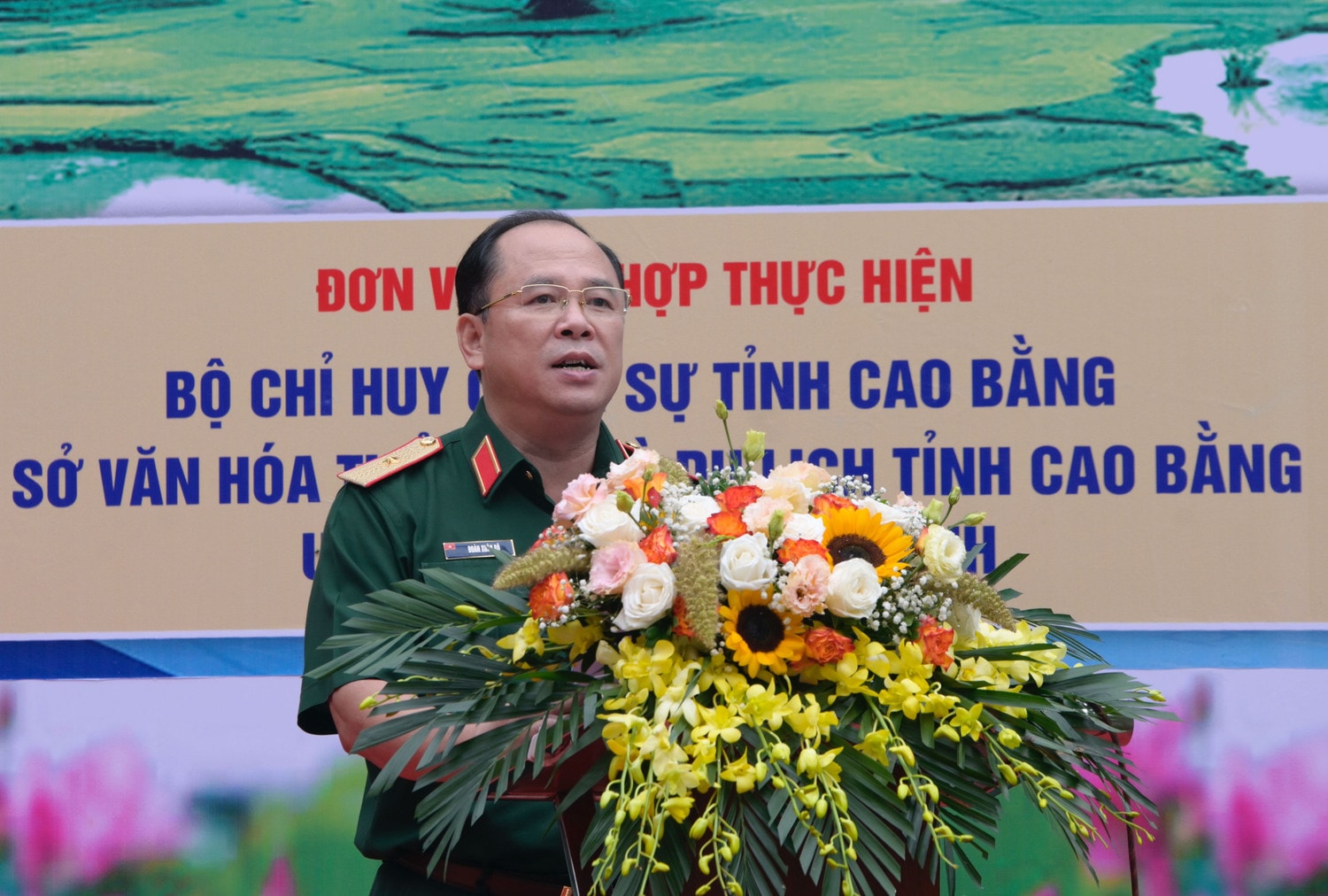 Tổng Biên tập Báo Quân đội nhân dân, Trưởng Ban tổ chức Chương trình Thiếu tướng Đoàn Xuân Bộ phát biểu tại chương trình Về nơi khởi nguồn, viết tiếp những trang sử vẻ vang -0