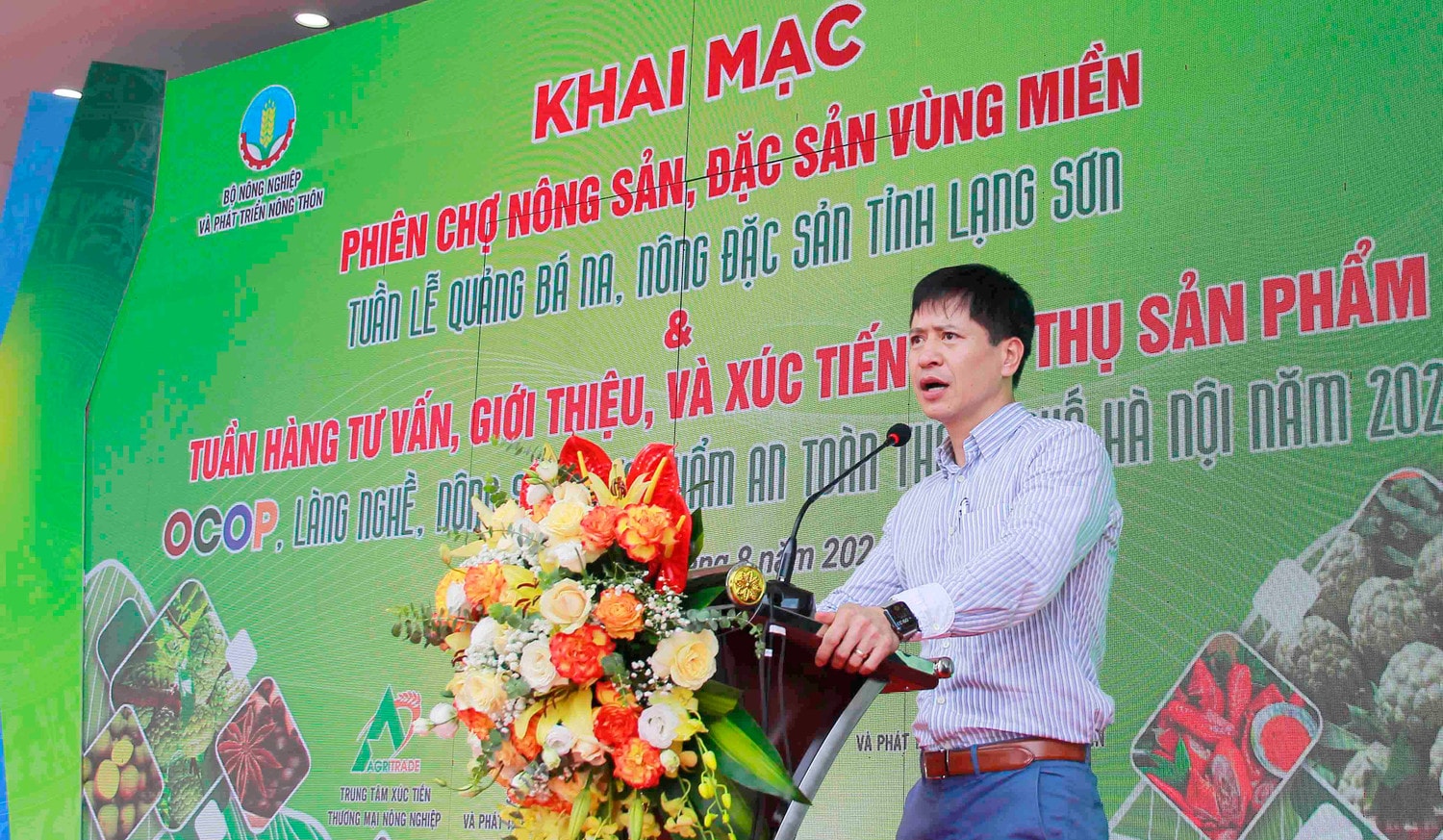 Giám đốc Trung tâm Xúc tiến Thương mại nông nghiệp Nguyễn Minh Tiến phát biểu khai mạc Hà Nội khai mạc Tuần hàng Tư vấn, giới thiệu và xúc tiến tiêu thụ sản phẩm OCOP, làng nghề, nông sản thực phẩm an toàn 2024 -0
