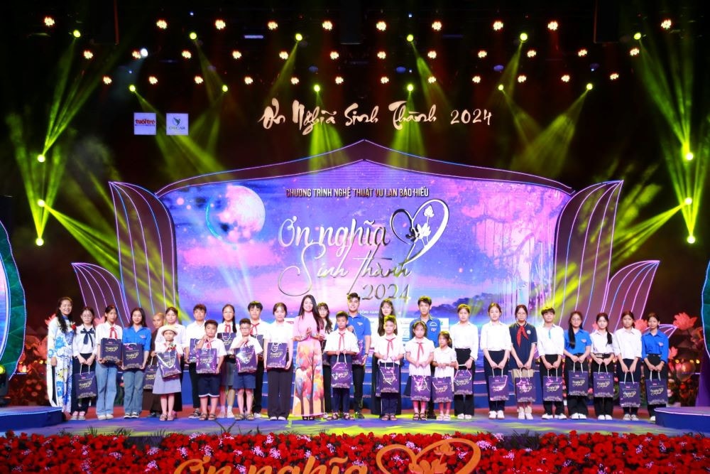  Lắng đọng và nhân văn trong không gian âm nhạc 