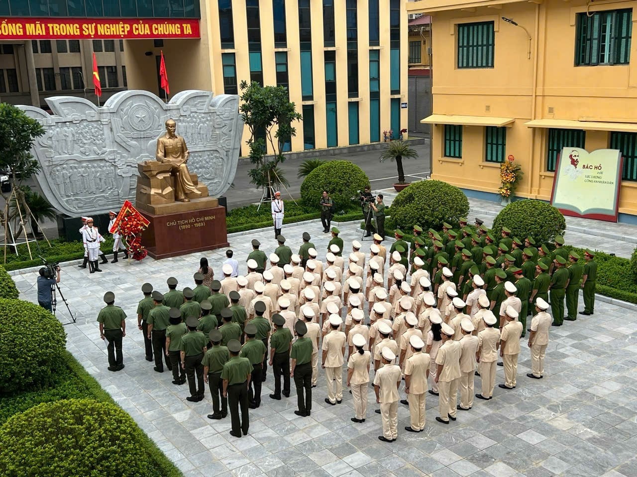 Tuyên dương 55 điển hình tiên tiến Công an Thủ đô -0