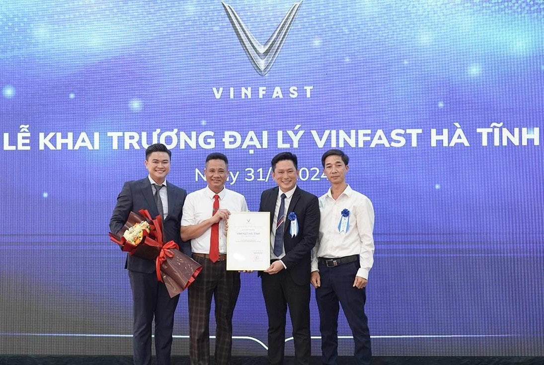 Điều gì phía sau làn sóng chuyển đổi của các nhà phân phối xe xăng sang kinh doanh xe điện VinFast? -0