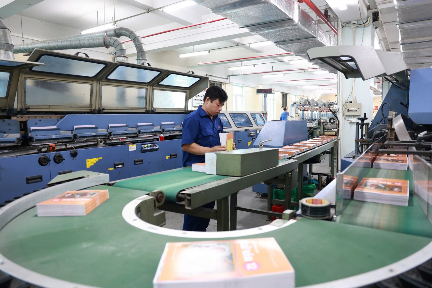 Nhà xuất bản Giáo dục Việt Nam đã phát hành 168,4 triệu bản sách giáo khoa cho năm học mới -0