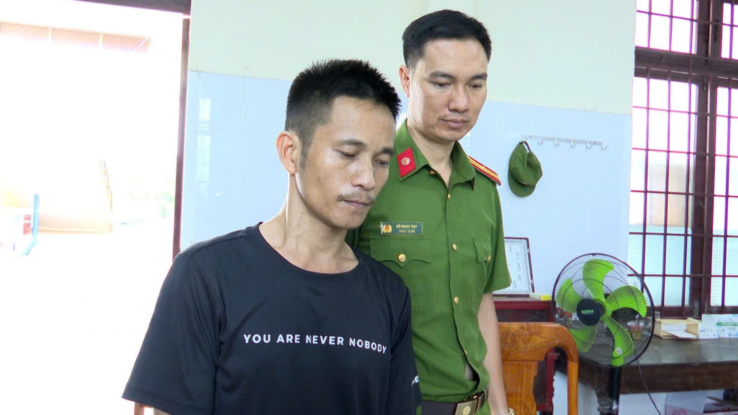 Bắt 3 đối tượng mua bán, vận chuyển 5.000 viên ma túy -0